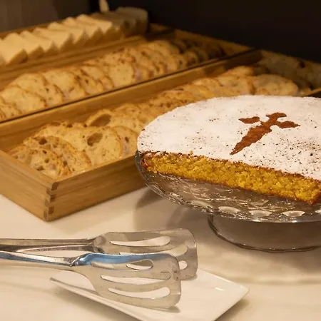 Ξενοδοχείο Lux Santiago 3*