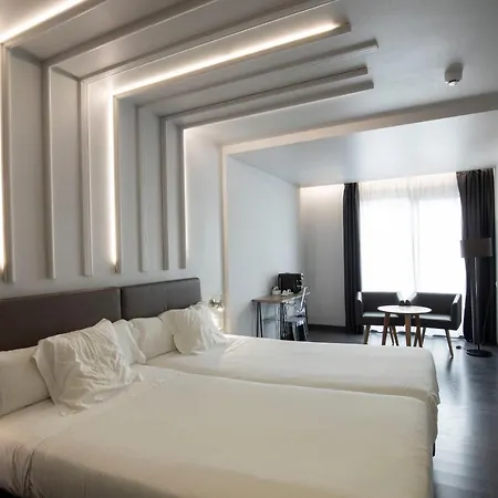 Lux Santiago Hotel 3*