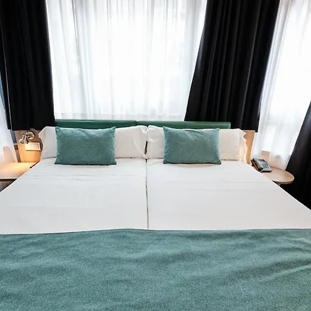 Lux Santiago 3*