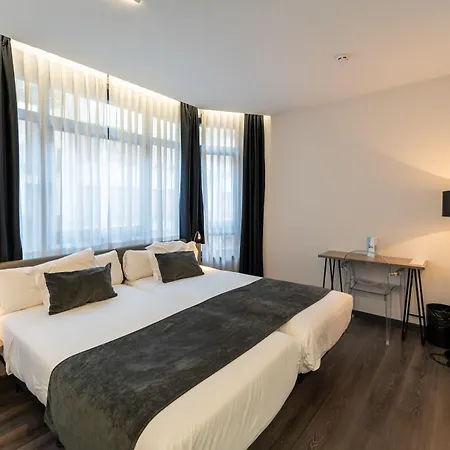 Lux Santiago 3* سانتياغو دي كومبوستيلا