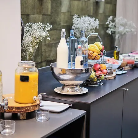 Hotel Lux Santiago 3*