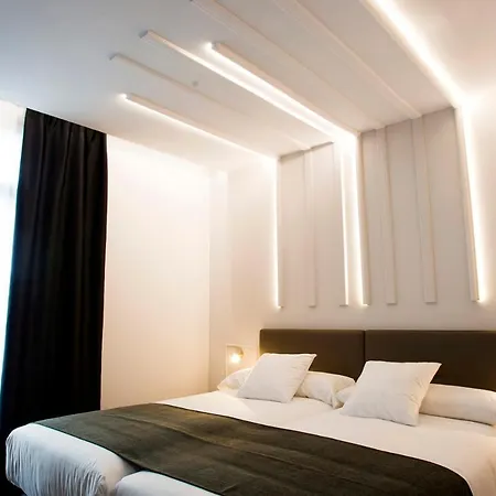 Hotel Lux Santiago 3*