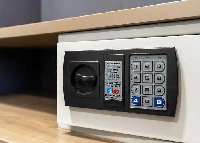 Hotel Lux Santiago 3*