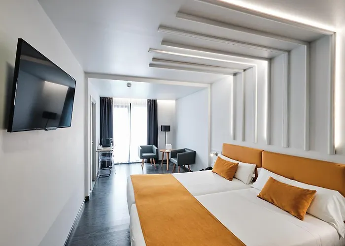 Hotel Lux Santiago 3*