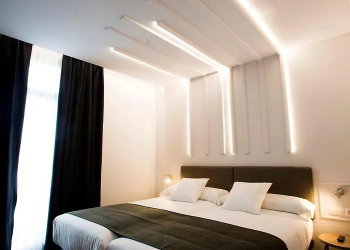 Hotel Lux Santiago 3*